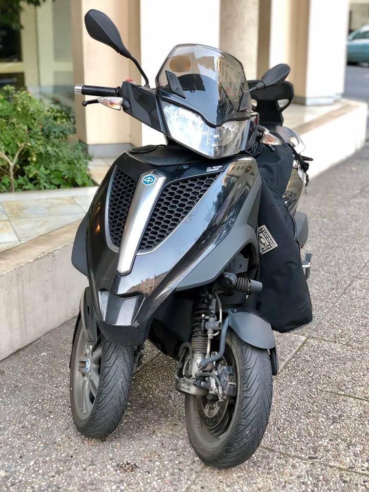 Compatible Avec Piaggio MP3 YOURBAN 300 I.e. LT Couvre-poignées Pour Accélérateur, Guidon En Néoprène Manches En éponge Pour Poignées également Chauffées, Antidérapantes, Universelles 12 X 4,2 Cm